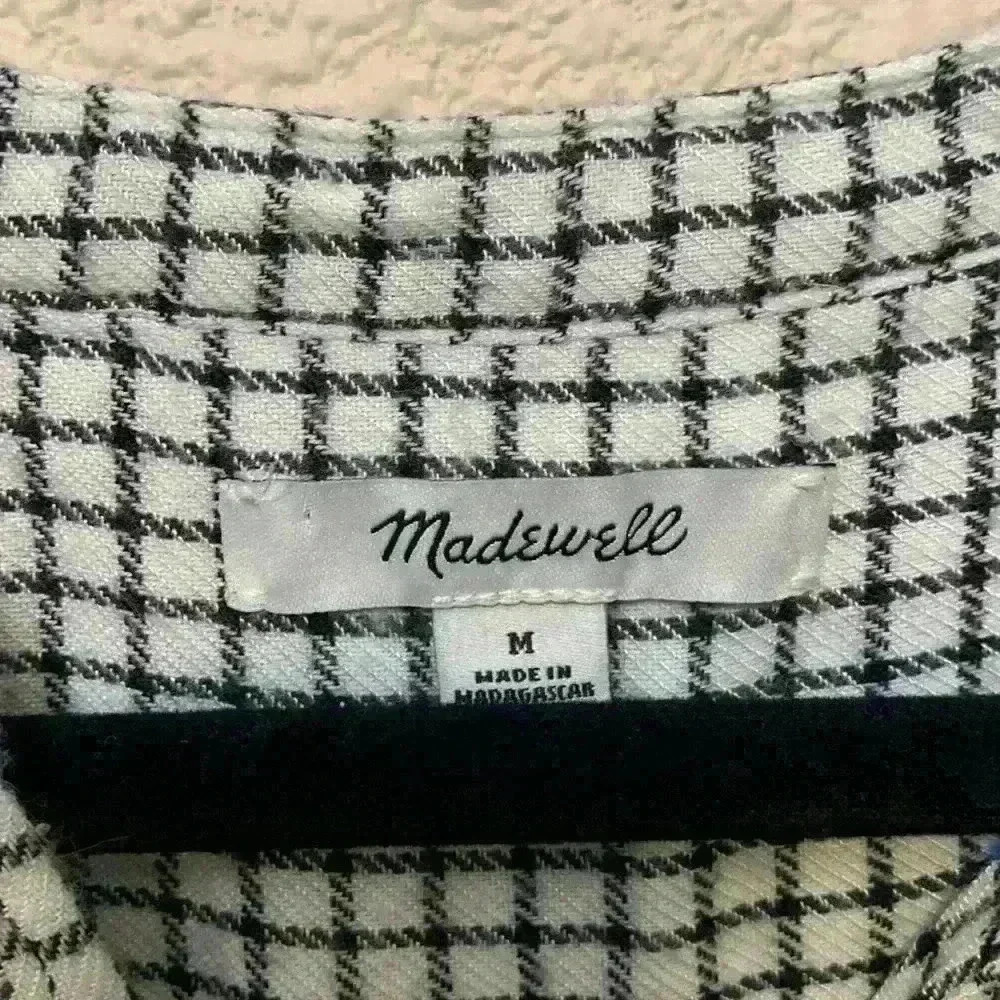 White with black window pane plaid sz M bell sleeves button down academia preppy - Picture 2 of 6